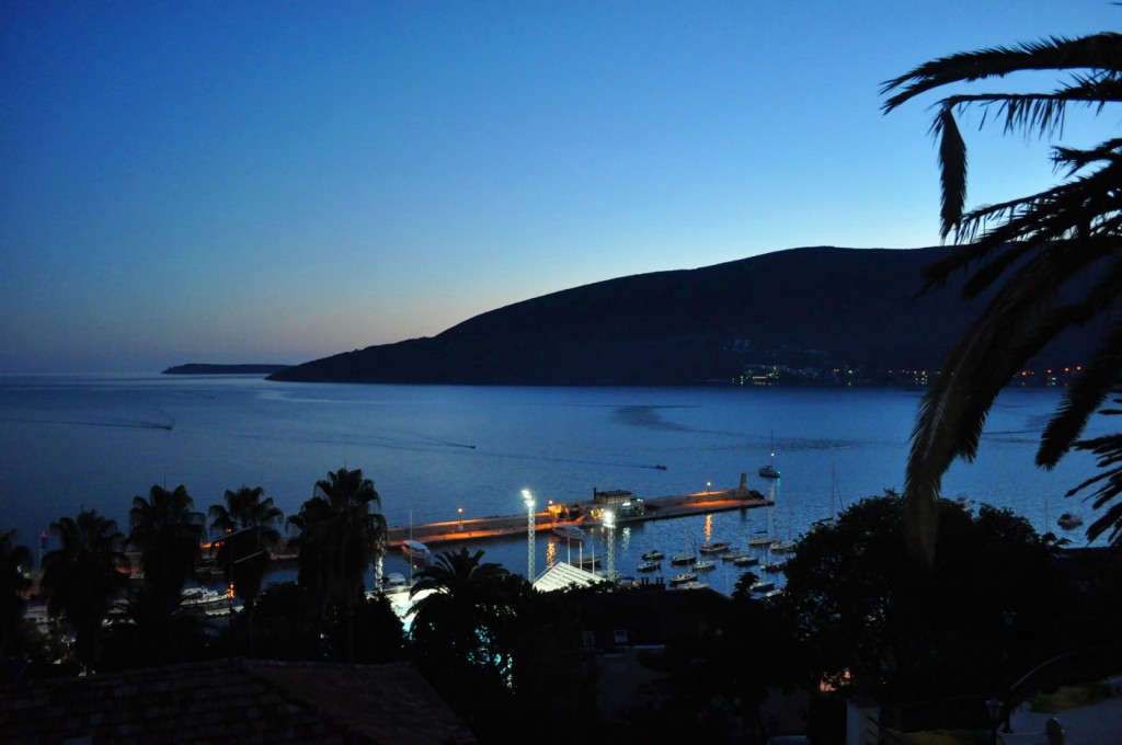 Herceg - Novi panorama ulaza u Boku i pogled na Škver