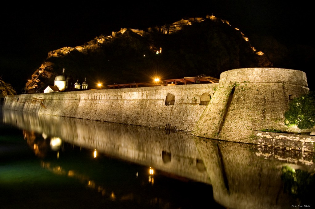 Photo: Boka News - Kotor noću