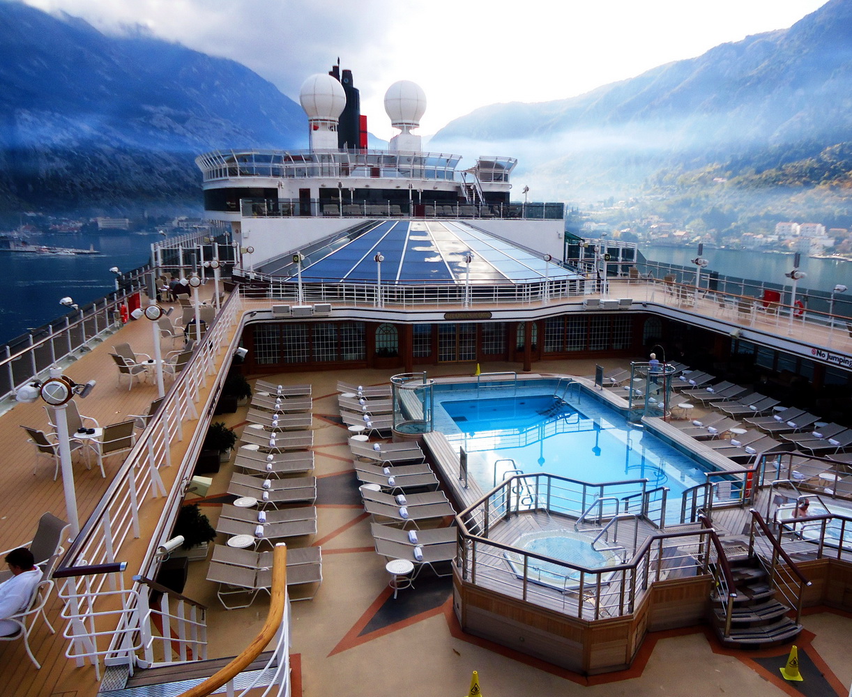 Otvoreni bazen na kruzer „Queen Elizabeth“