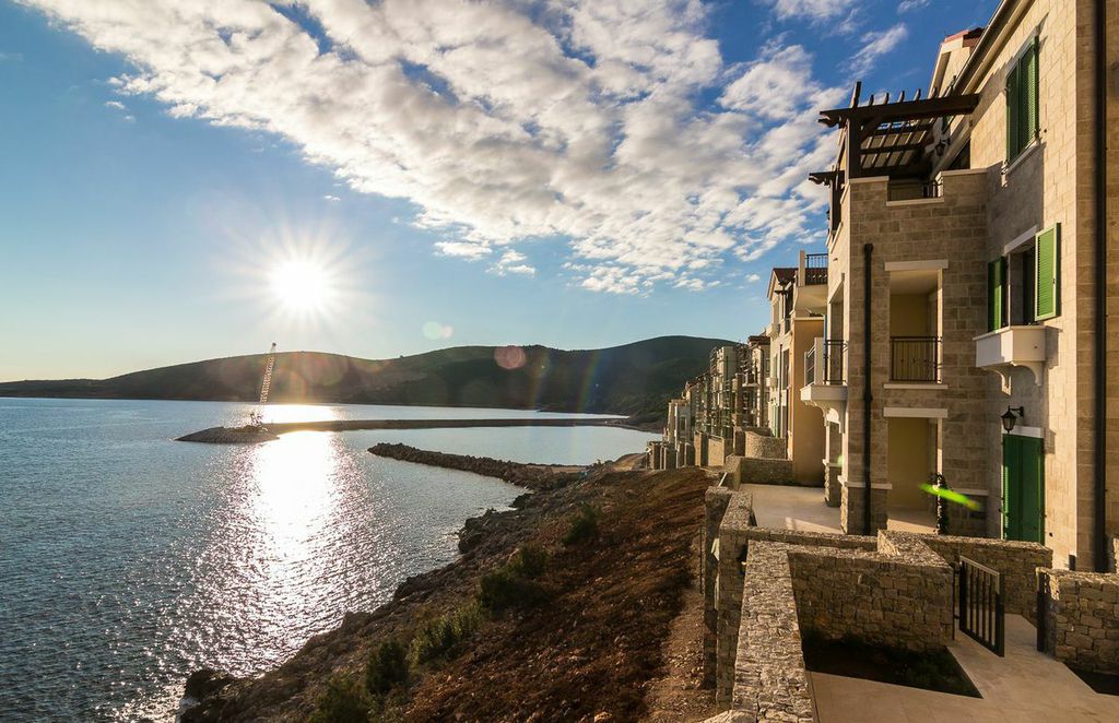 Luštica Development