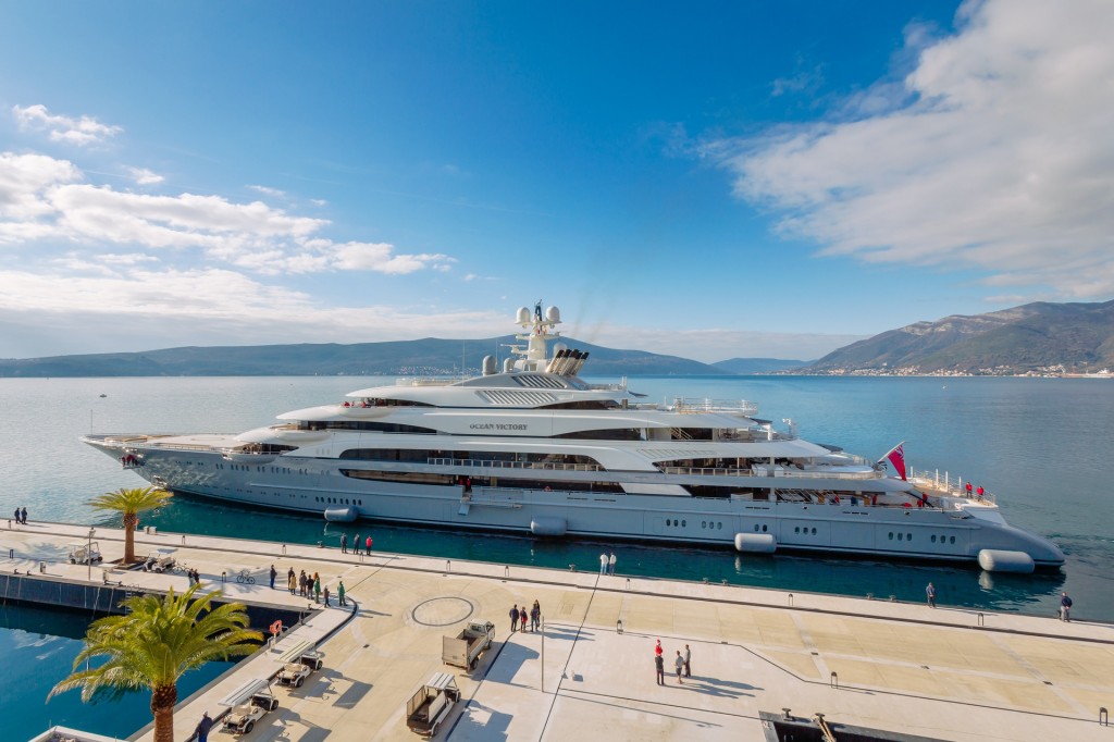 Ocean Victory u Porto Montenegru