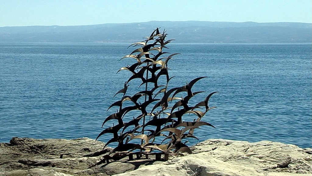 Stanislav Bavčević - škverski kipar godinama je od otpadnog brodograđevnog materijala izrađivao skulpture