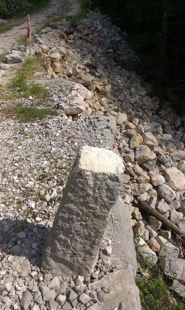Oštećenje puta Vrbanj-Orjensko sedlo kod donjeg mosta
