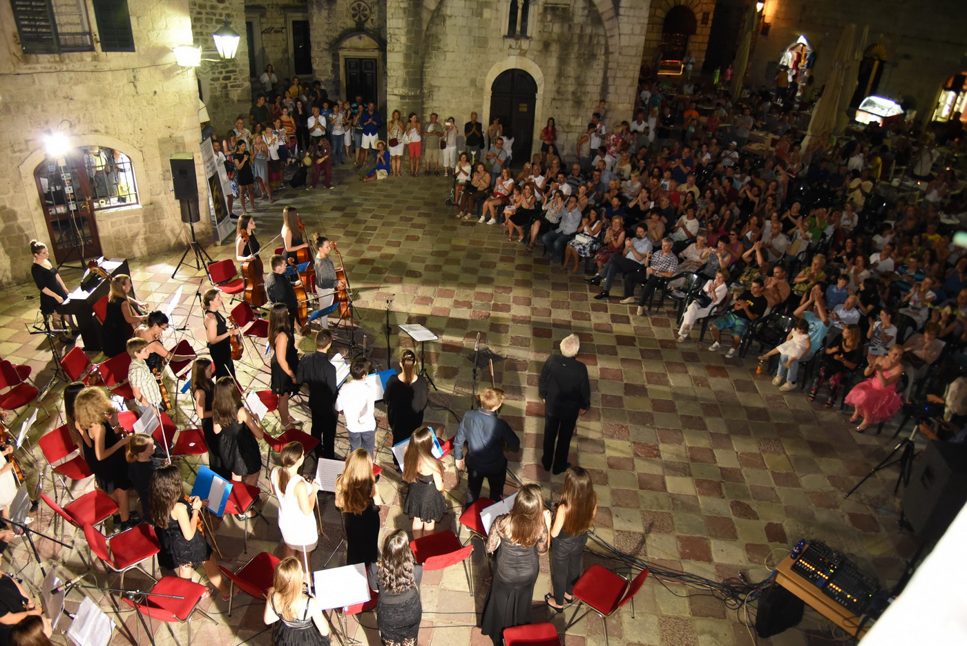 Koncert gudača-Foto Parteli