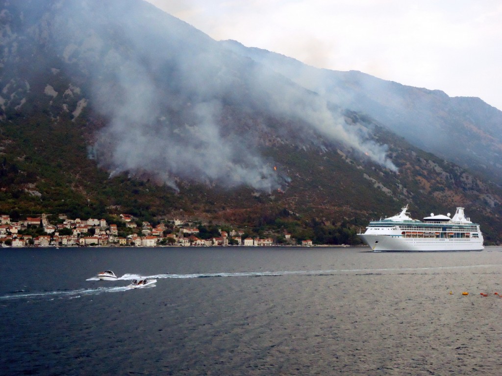 Perast požar