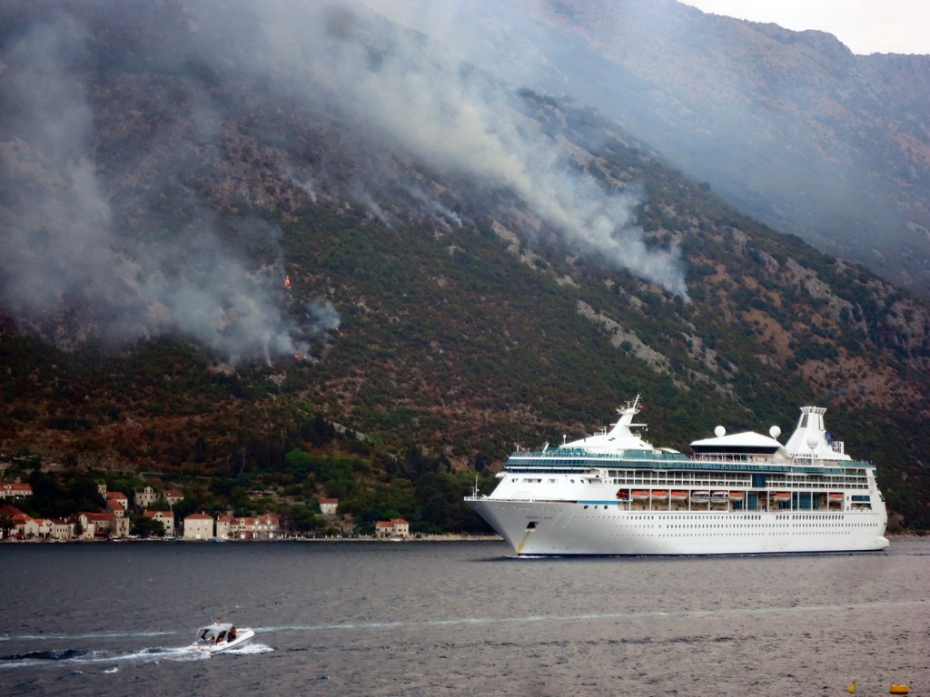 Perast požar