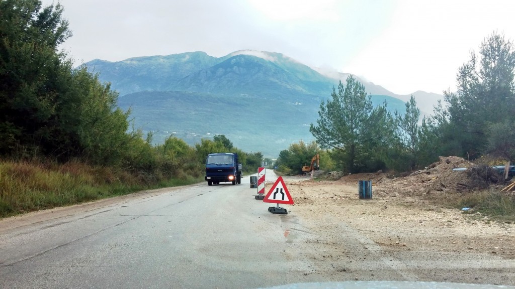 Put za Radoviće i Lušticu