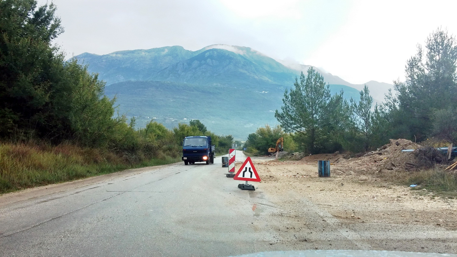 Put za Radoviće i Lušticu