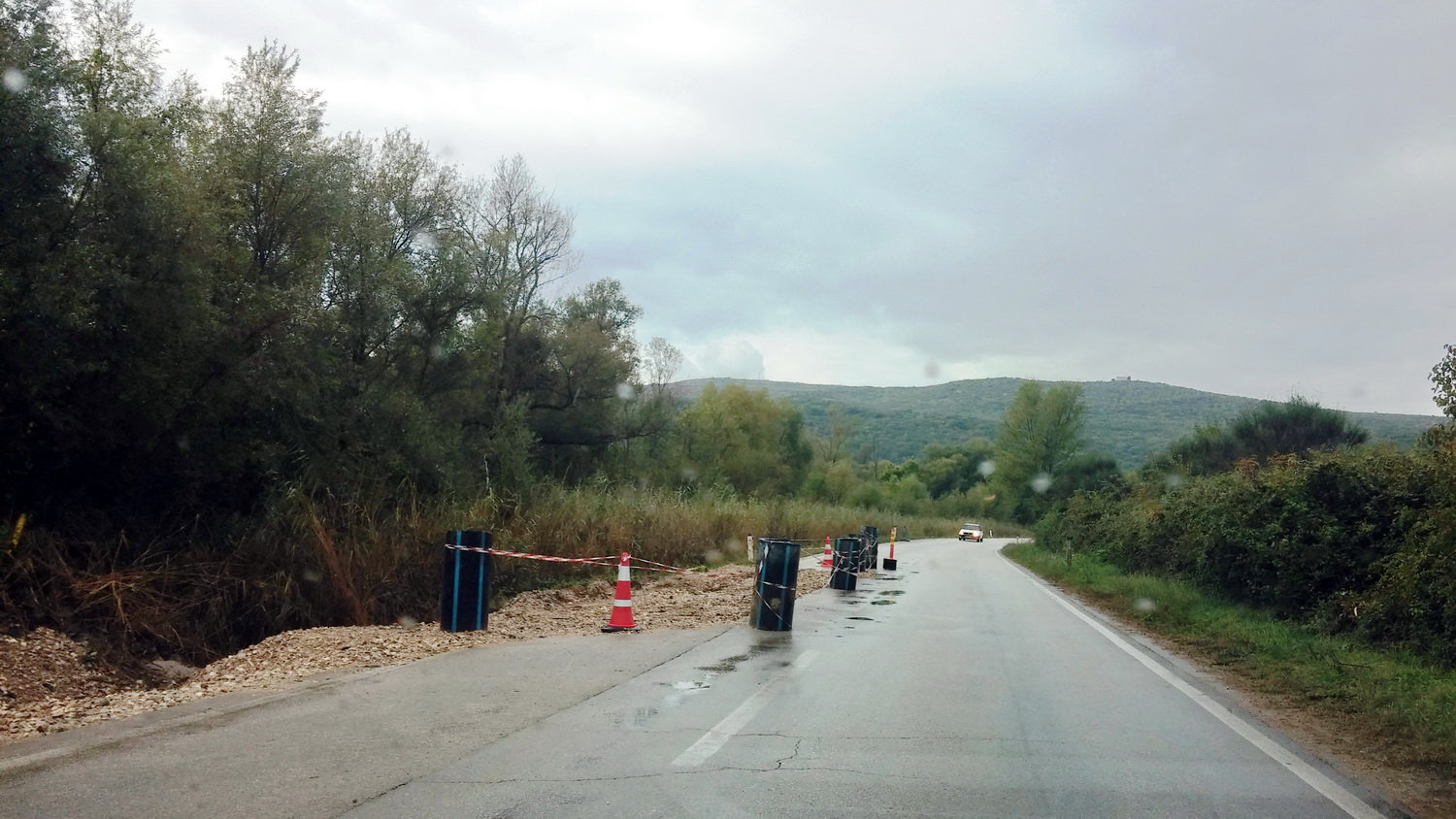 Put za Radoviće i Lušticu