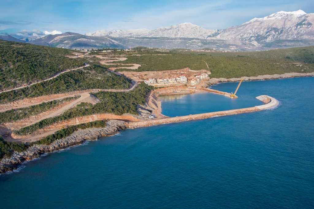 Luštica bay