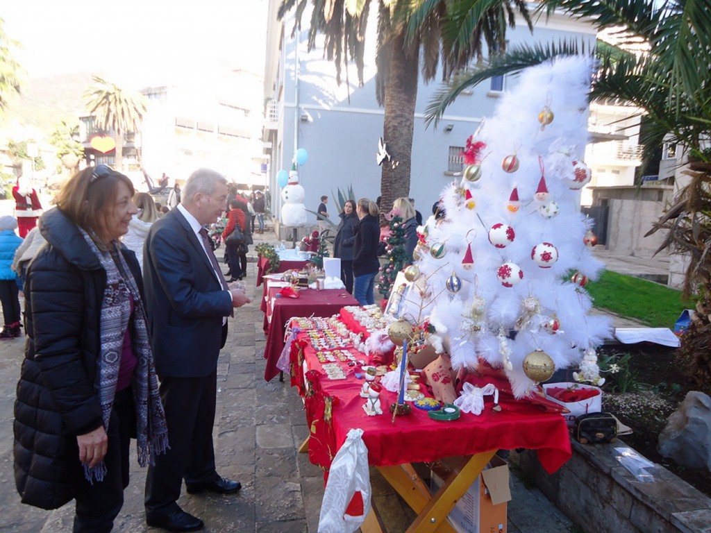 Humanitarni Novogodišnji bazar