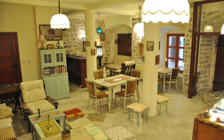 Old town hostel Kotor