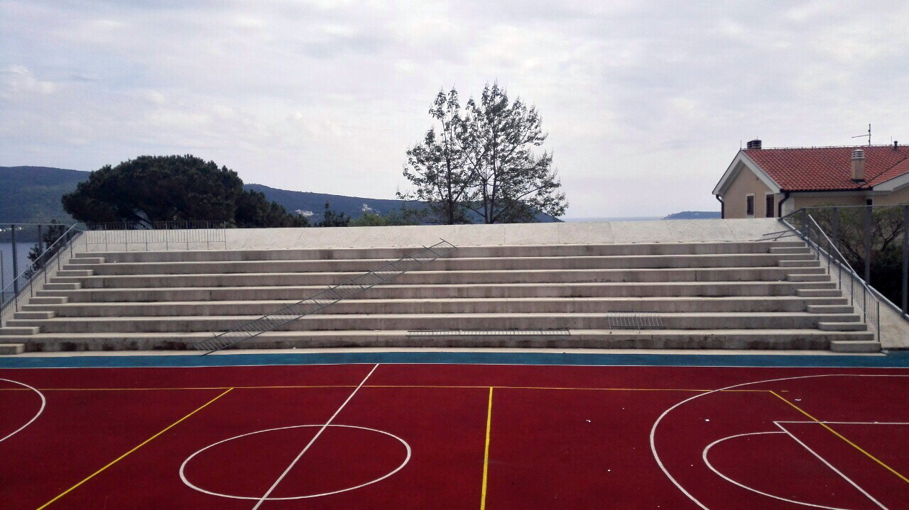 Vandali srušili ogradu