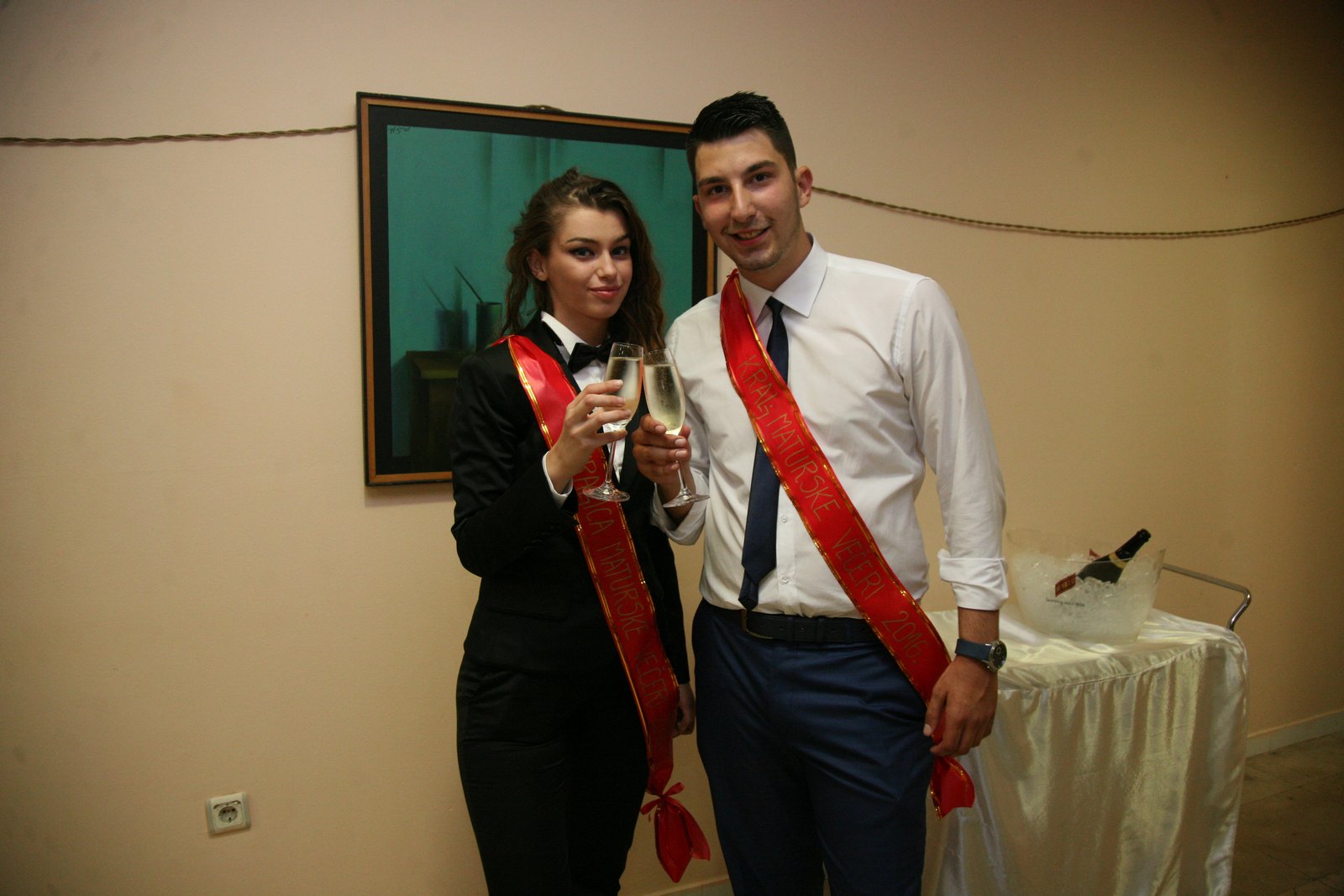 Matursko veče tivatskih srednjoškolaca - foto Riva
