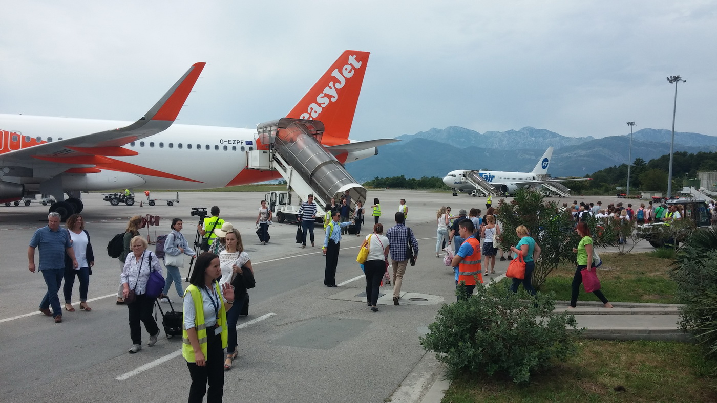 Britanski loukoster „Easy Jet“ u Tivtu