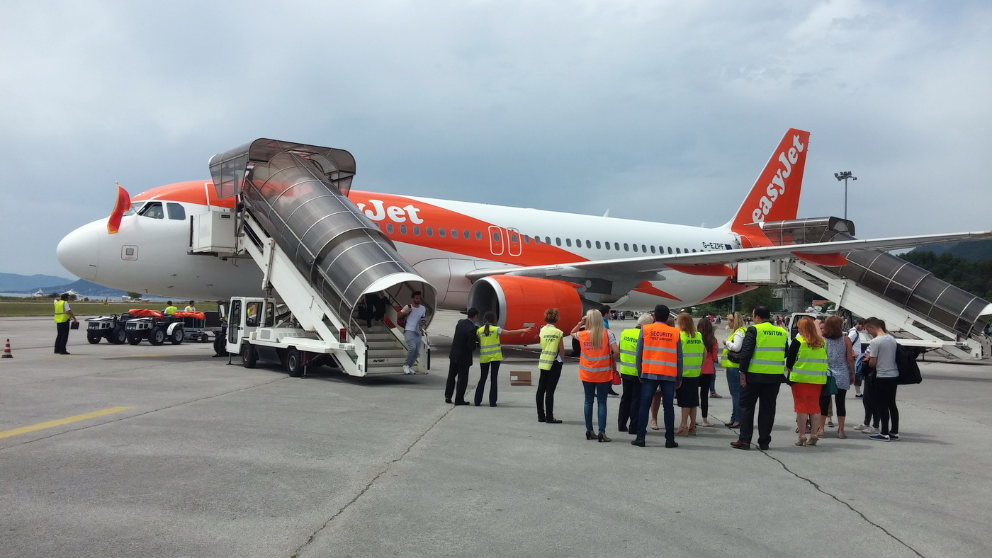 Britanski loukoster „Easy Jet“ u Tivtu