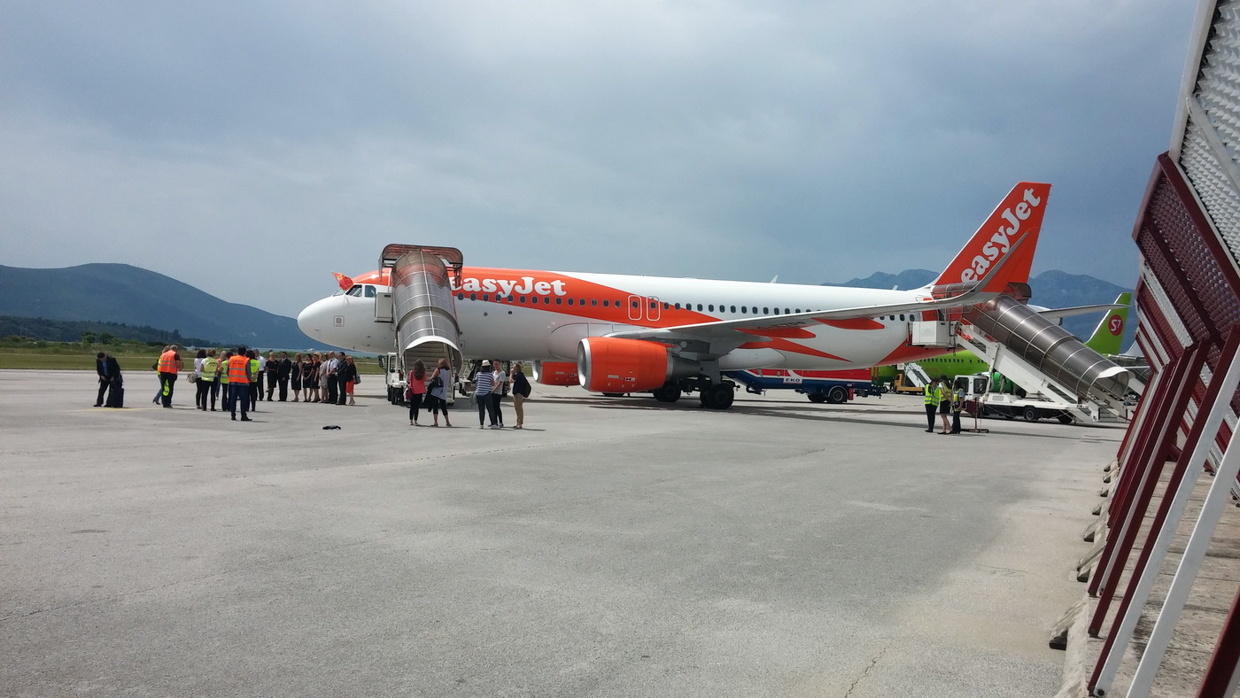 Britanski loukoBritanski loukoster „Easy Jet“ u Tivtu