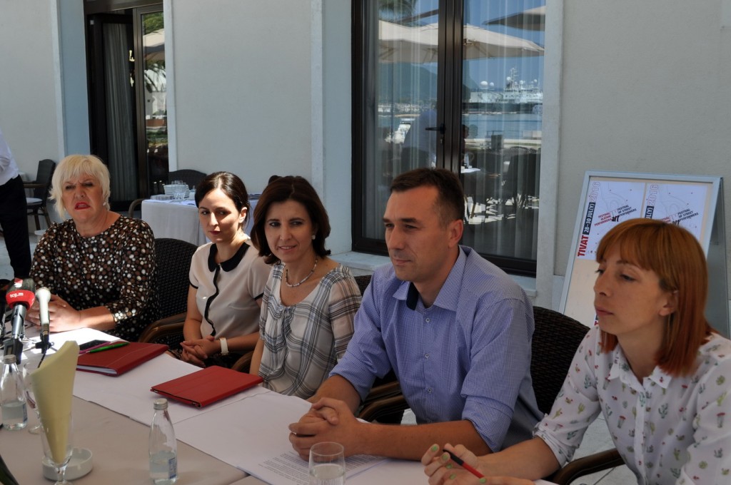 Tivat press - Festivala uličnih performera