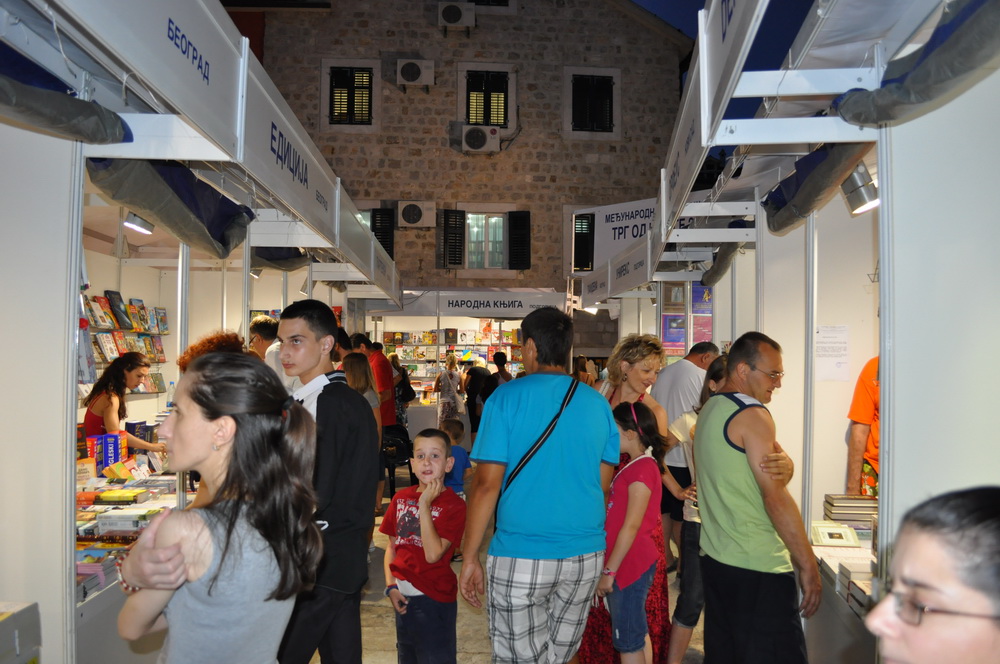 Herceg - Novi - Trg od knjige