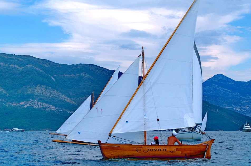 Mala regata - drvene barke