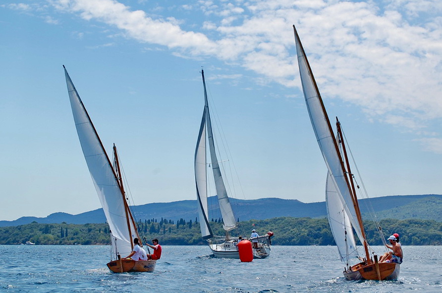 Mala regata - drvene barke