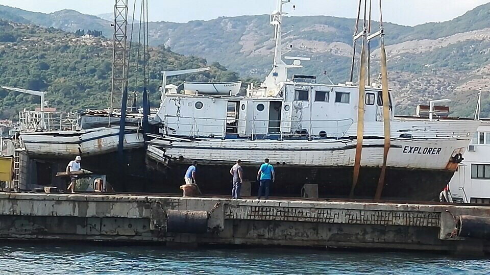 EXPLORER sa slomljenom kicmom nakon podizanja iz mora
