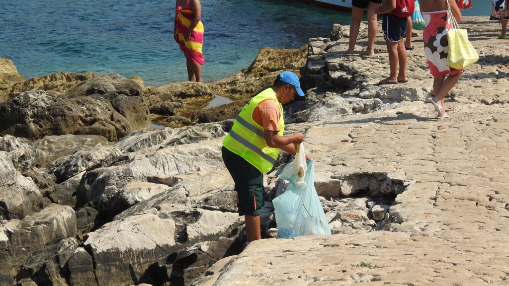 Mamula, čišćenje