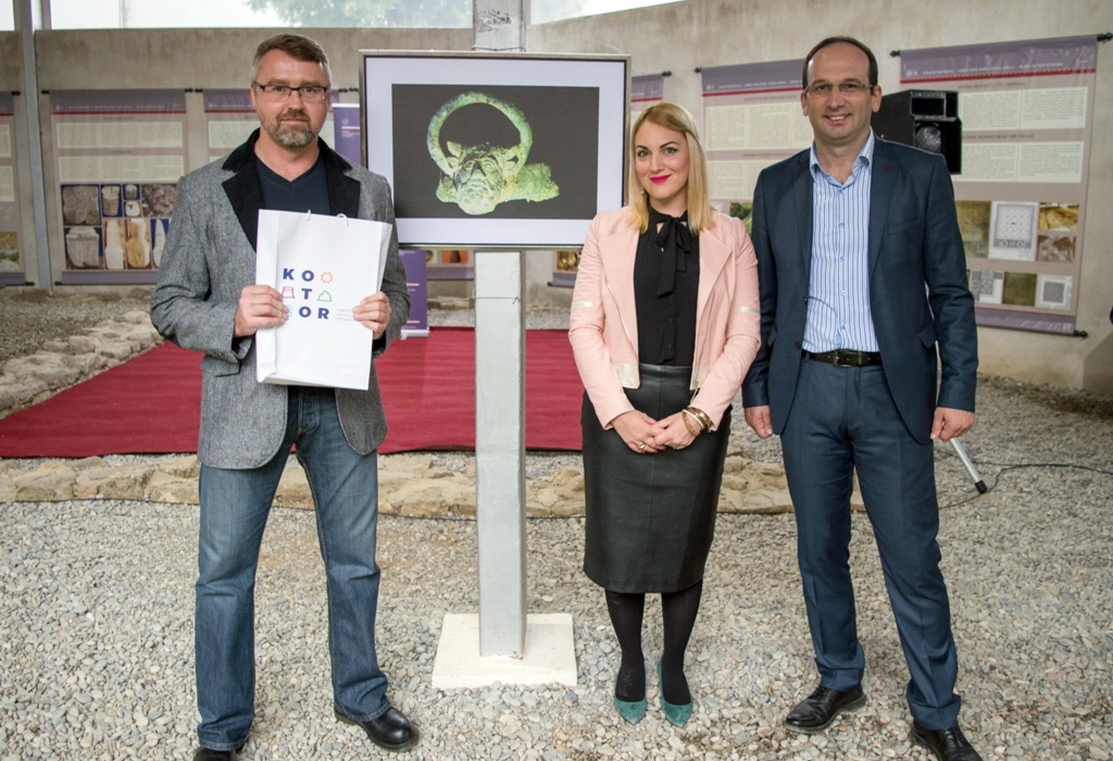 Izložba fotografija “Visible again – focus on Risan artifacts”