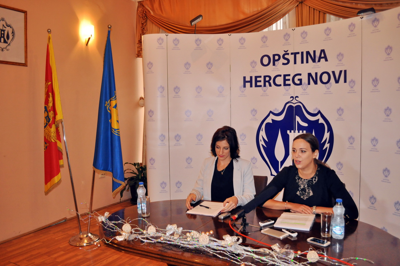 H.Novi - press