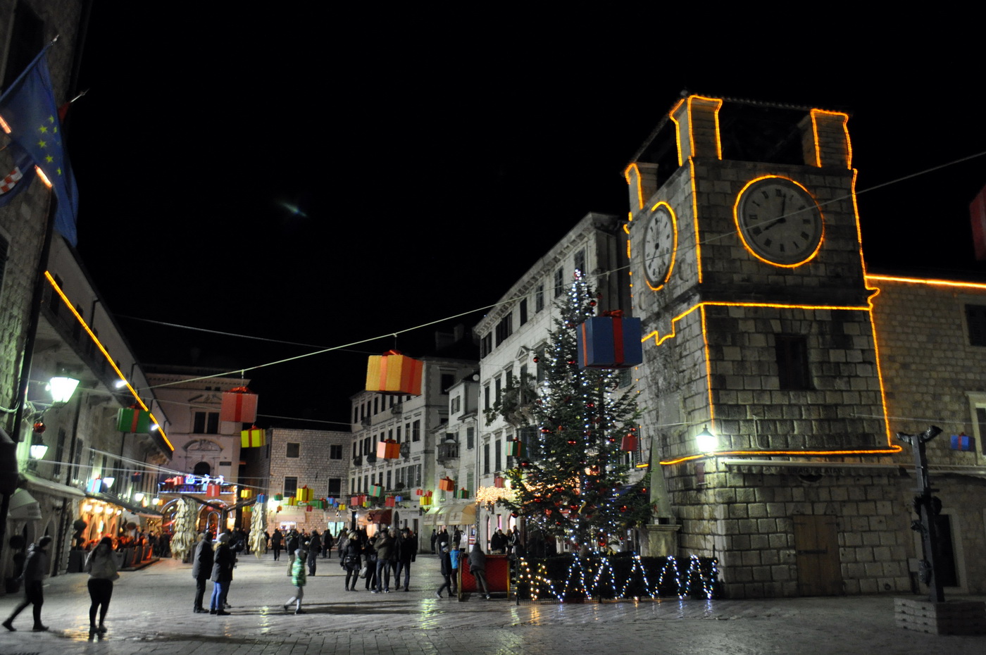 Kotor pred početak koncerta klape Rišpet