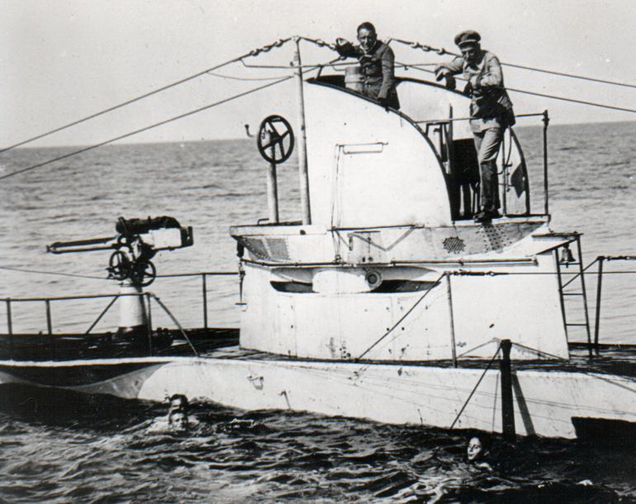 Tomić-desno-na-tornju-podmornice-u-27