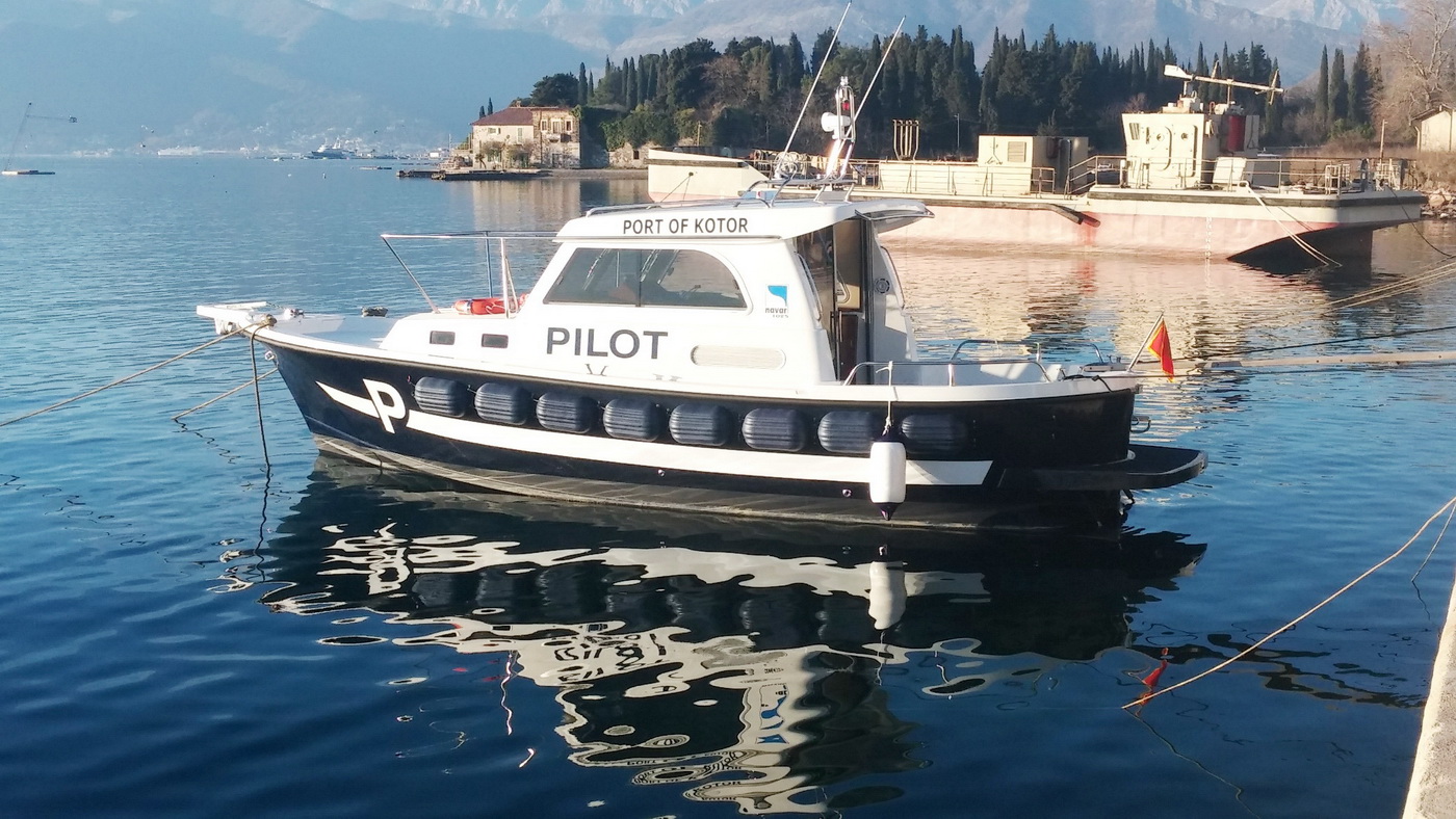 Novosagrađeni pilotski čamac Luke Kotor